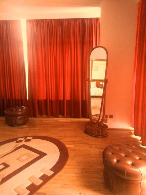 Forum 3* Bucureşti